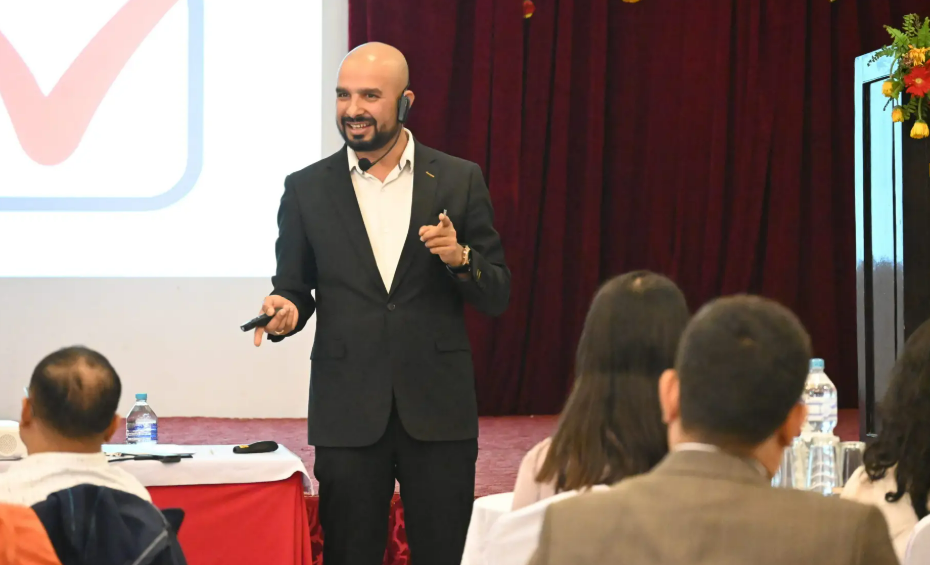 Corporate sales training workshop in Nepal focused on sales coaching, discovery questions, and follow-up discipline